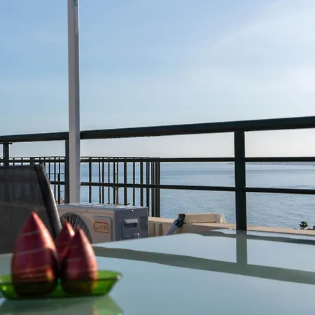 Apartment Terrace Of Paradise, 3 Bed Duplex, Bbq, Views, Pool, Parking *