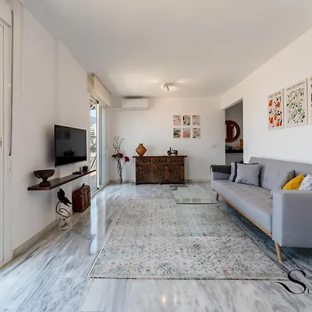 Apartment Terrace Of Paradise, 3 Bed Duplex, Bbq, Views, Pool, Parking